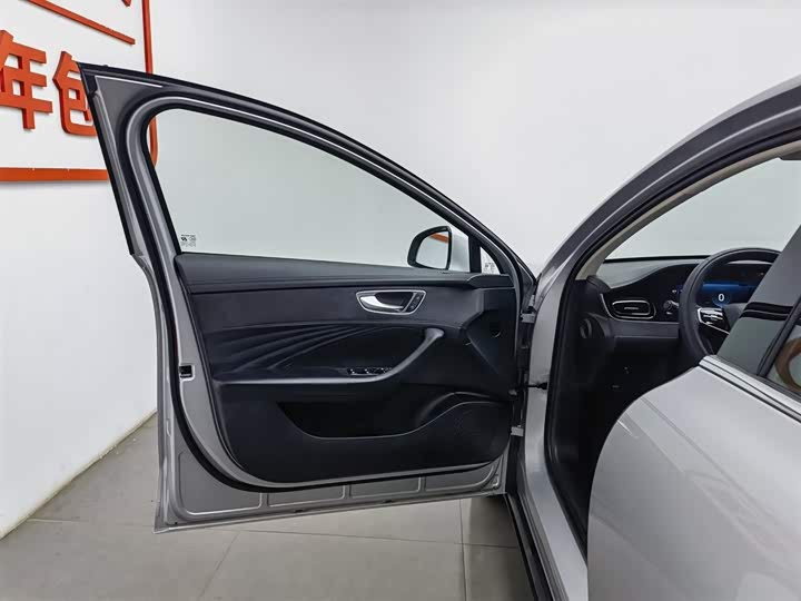 Фото 8 - Roewe D7