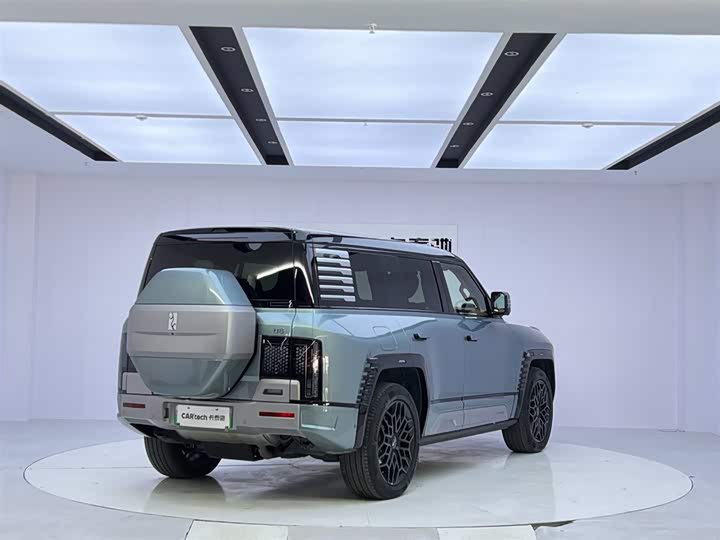 Фото 5 - BYD Yangwang U8