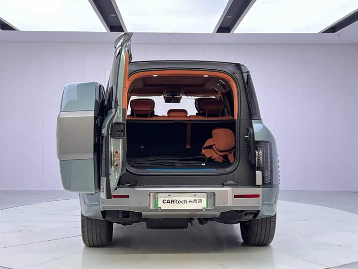 Фото 9 - BYD Yangwang U8