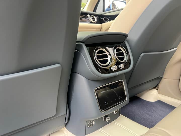 Фото 4 - Bentley Bentayga