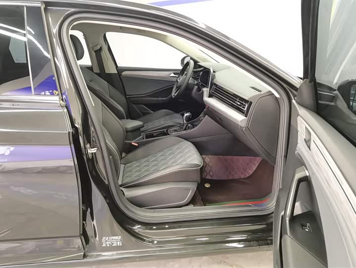 Фото 8 - Volkswagen Sagitar L