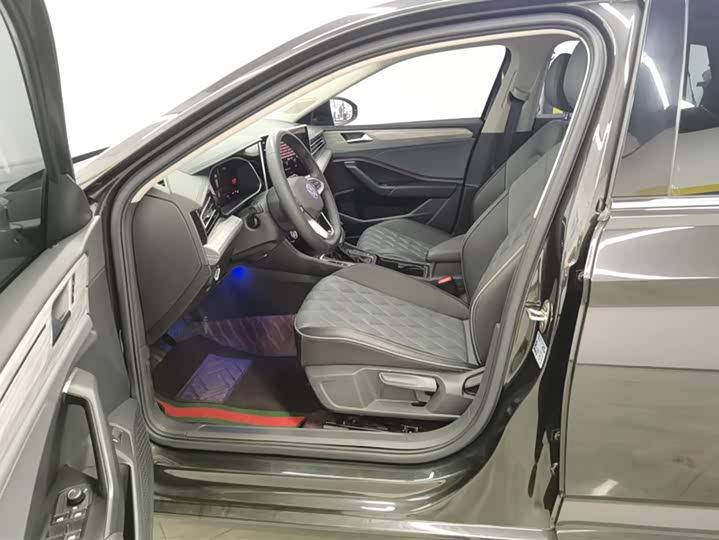 Фото 9 - Volkswagen Sagitar L