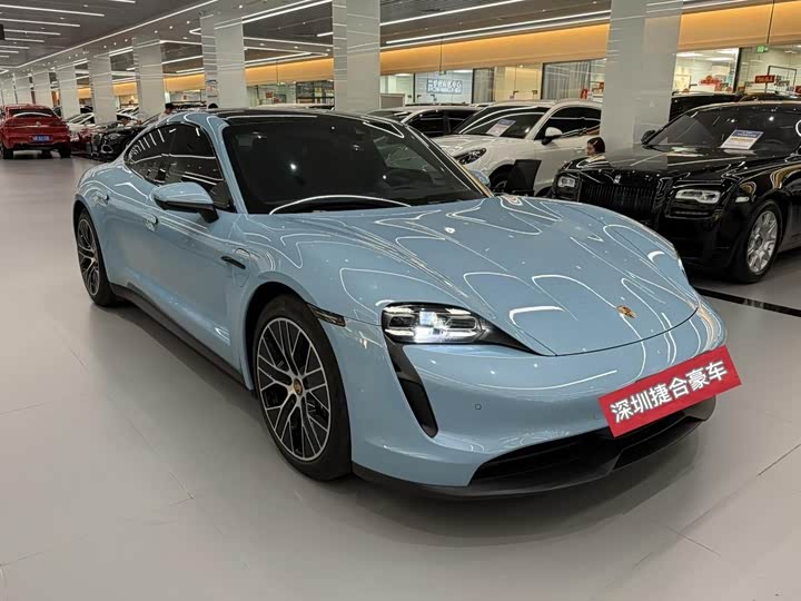 Photo 3 - Porsche Taycan