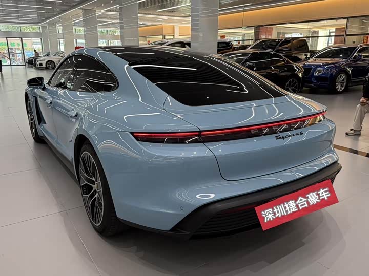 Photo 4 - Porsche Taycan