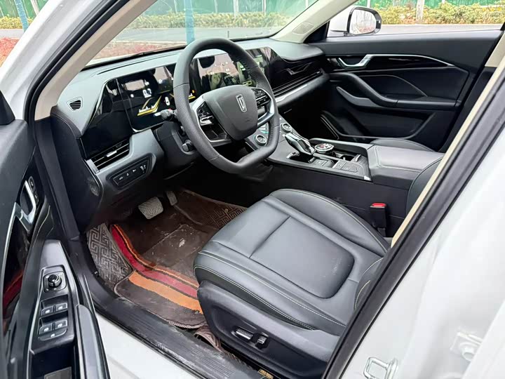 Фото 4 - Bestune B70