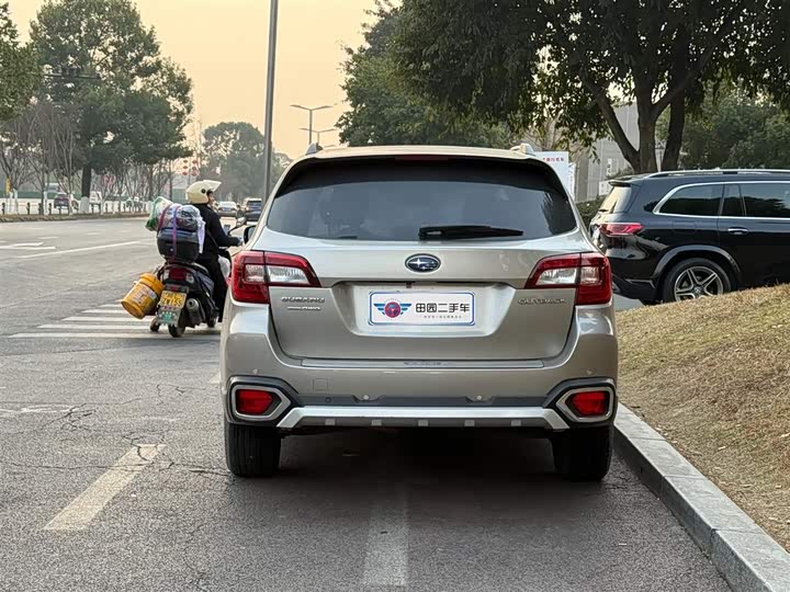 Фото 5 - Subaru Outback