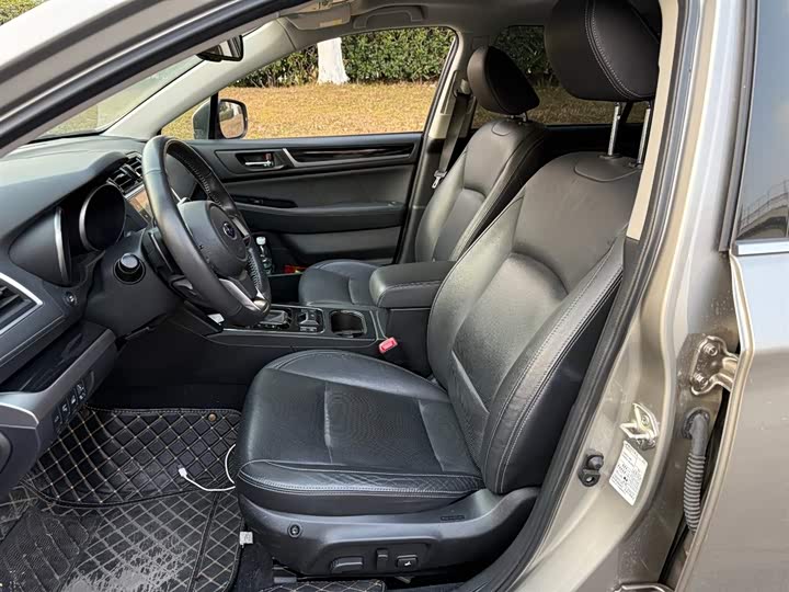 Фото 8 - Subaru Outback