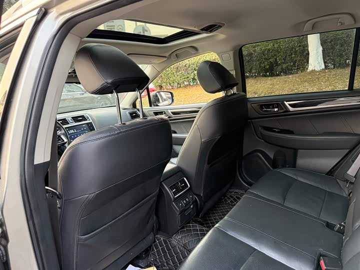 Фото 9 - Subaru Outback