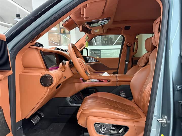 Фото 4 - BYD Yangwang U8