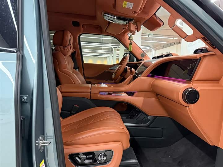 Фото 5 - BYD Yangwang U8