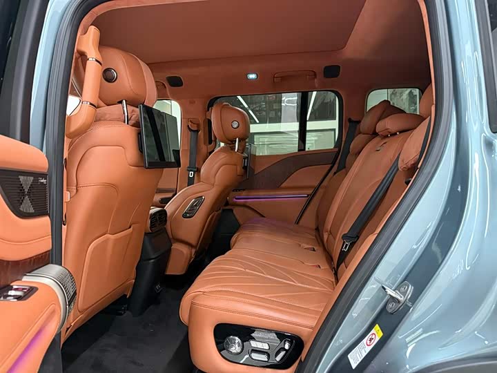 Фото 7 - BYD Yangwang U8