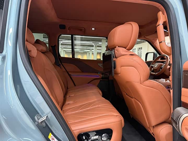 Фото 8 - BYD Yangwang U8