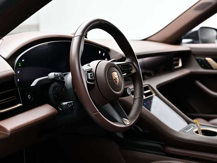 Фото 7 - Porsche Taycan