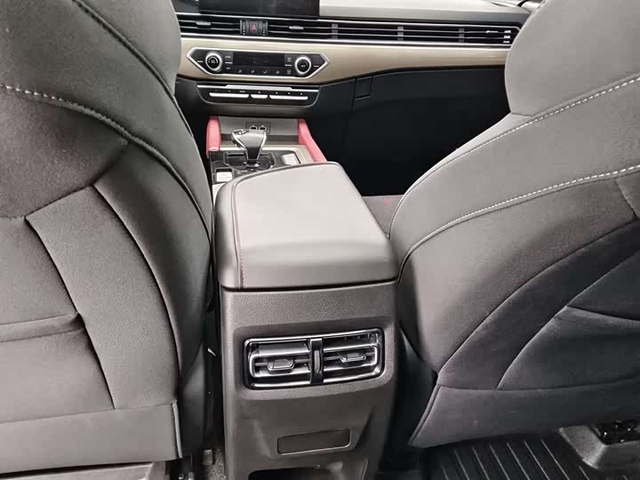 Фото 7 - Jetour X70