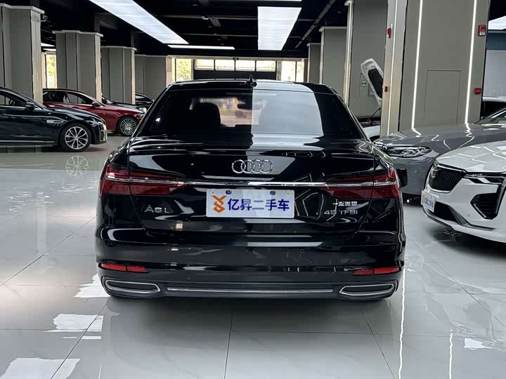 Фото 5 - Audi A6L