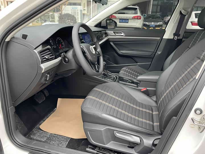 Фото 4 - Volkswagen Lavida