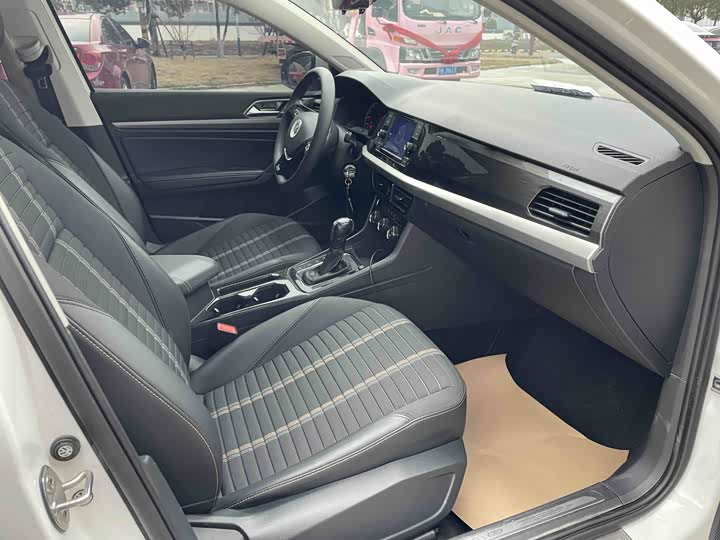 Фото 5 - Volkswagen Lavida