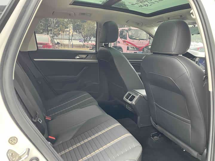 Фото 7 - Volkswagen Lavida