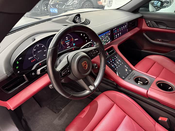 Photo 8 - Porsche Taycan