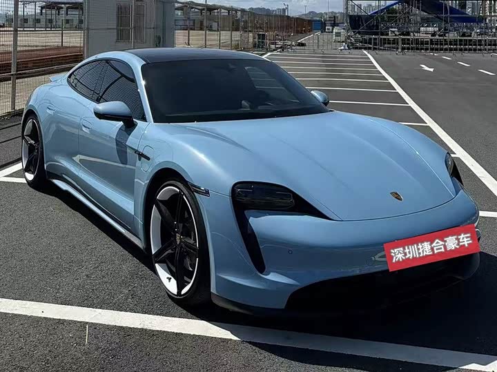 Фото 2 - Porsche Taycan