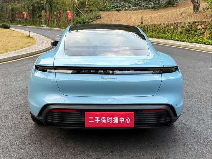 Фото 4 - Porsche Taycan