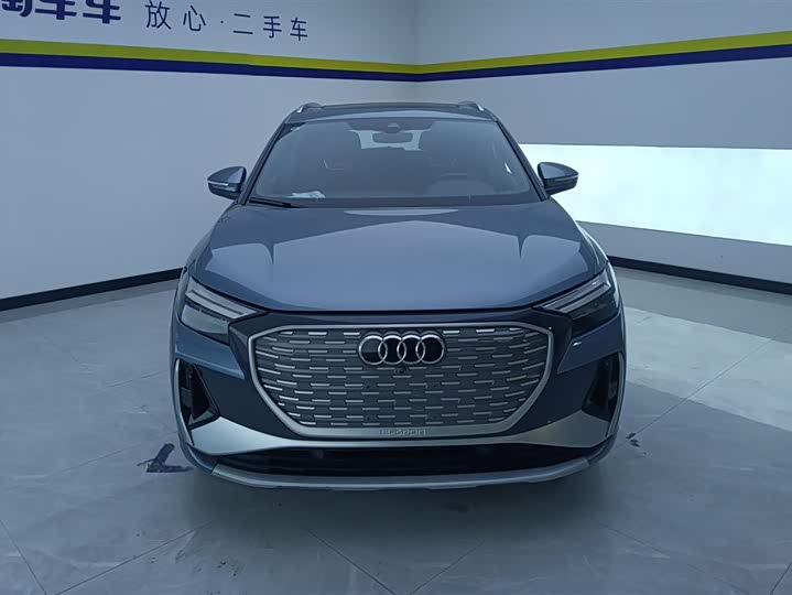 Фото 2 - Audi Q4 e-tron