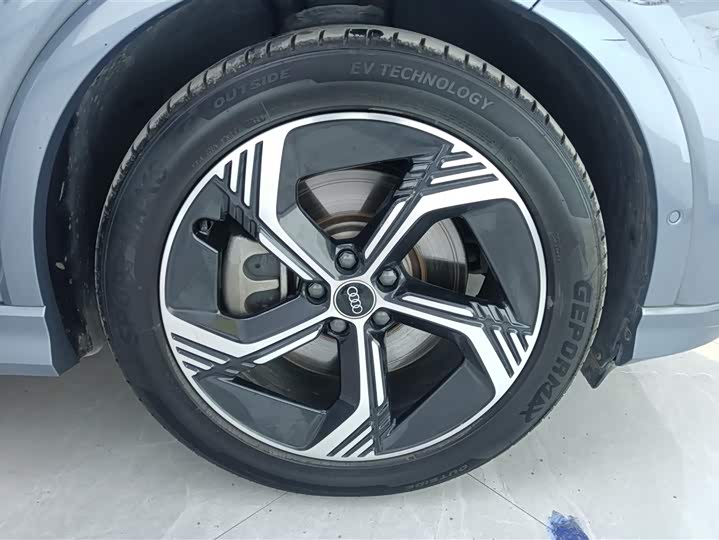 Фото 6 - Audi Q4 e-tron