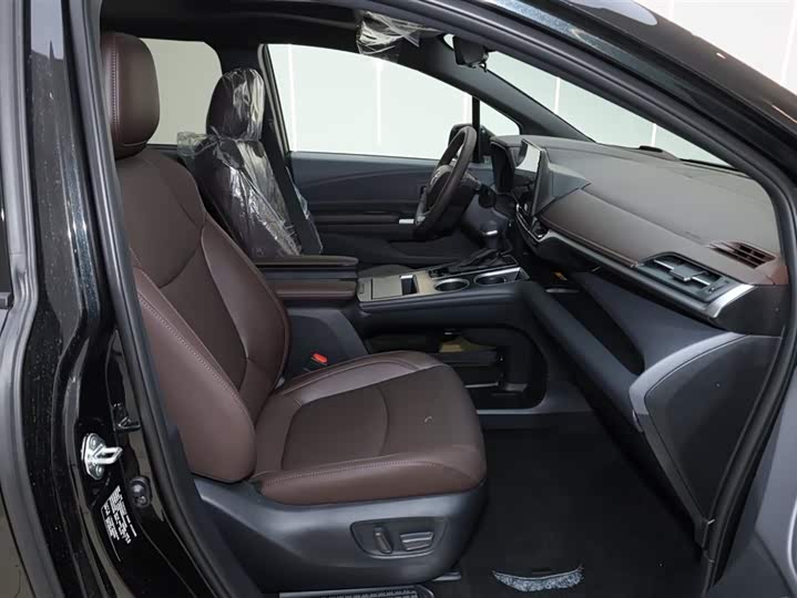 Фото 3 - Toyota Granvia