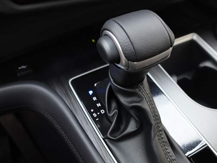 Фото 4 - Toyota Granvia