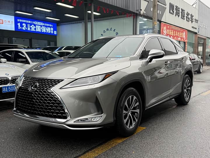 Фото 3 - Lexus RX