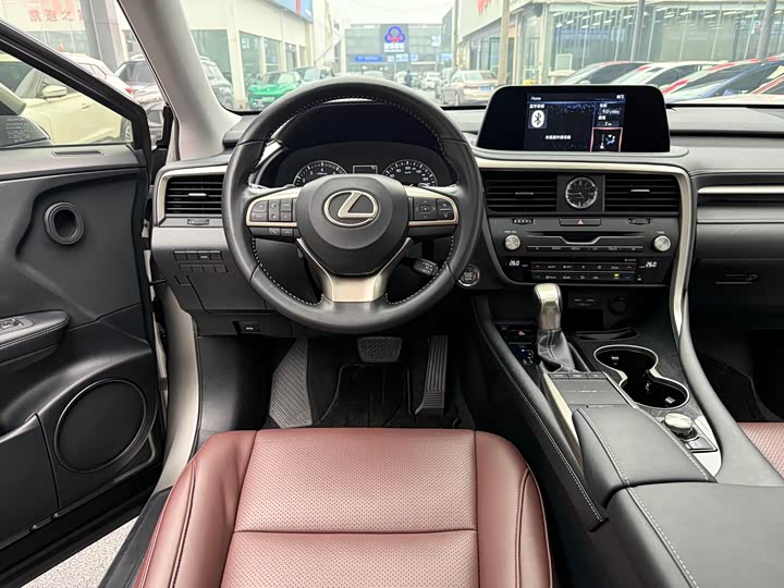 Фото 8 - Lexus RX