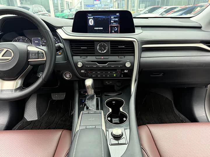 Фото 9 - Lexus RX