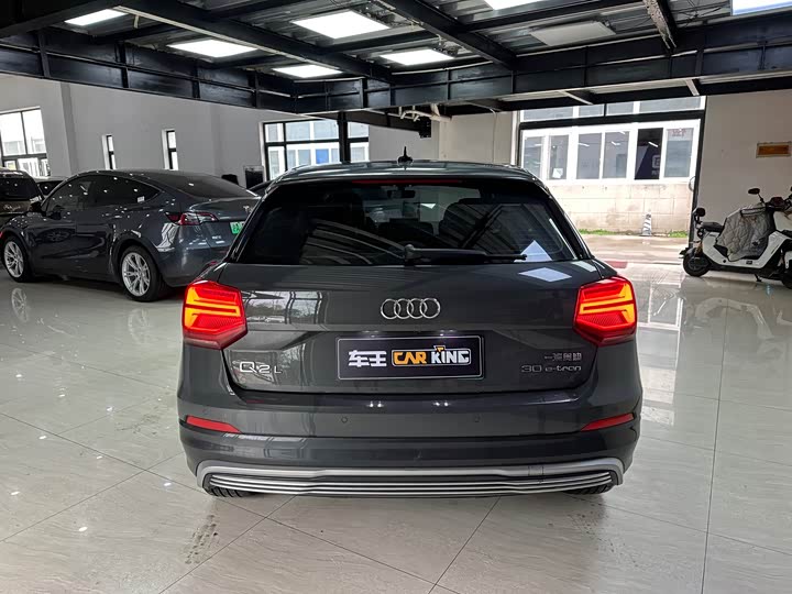 Фото 9 - Audi Q2L e-tron