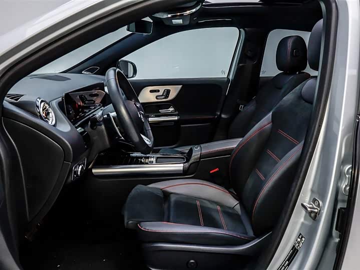 Фото 9 - Mercedes-Benz GLA-Class AMG