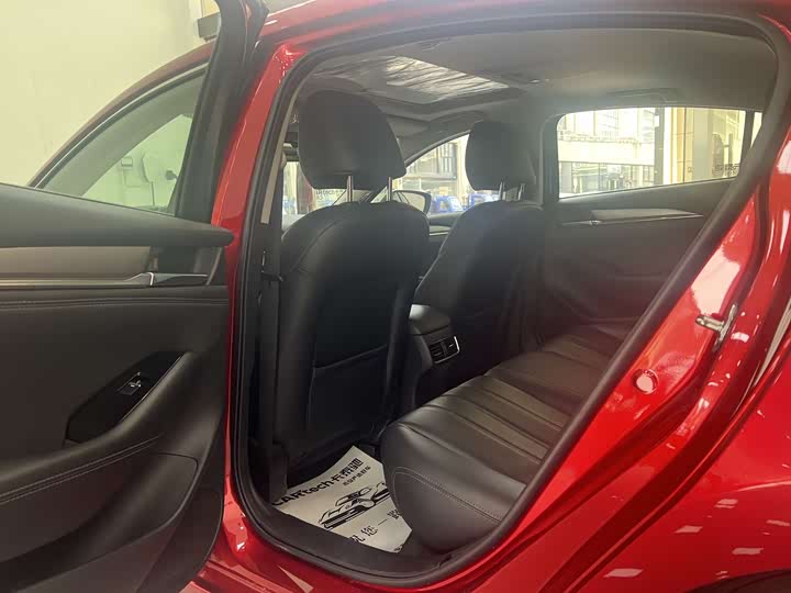 Фото 9 - Mazda Atenza