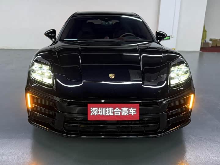 Фото 2 - Porsche Panamera