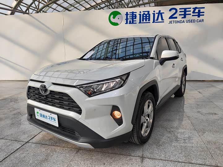 Фото 1 - Toyota RAV4