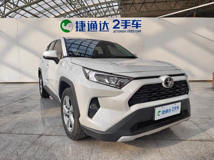 Фото 3 - Toyota RAV4