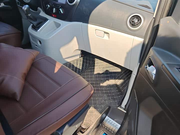 Фото 8 - JAC Refine M3