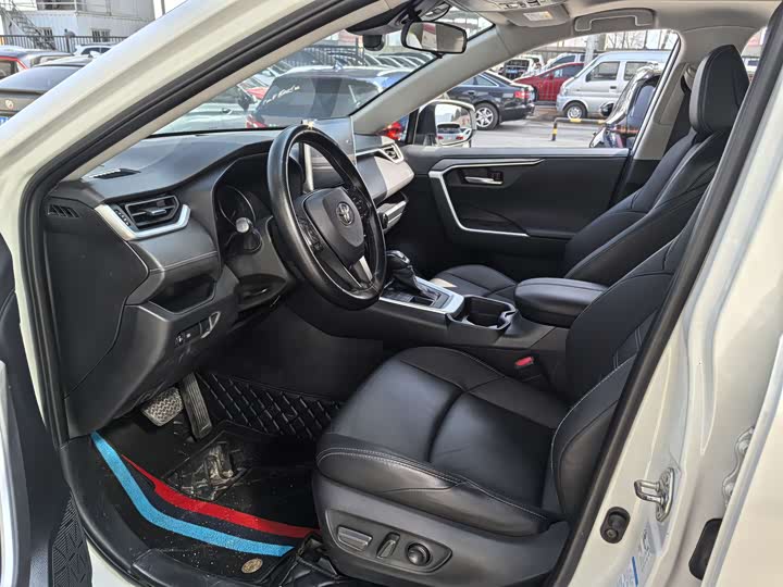 Фото 7 - Toyota Wildlander