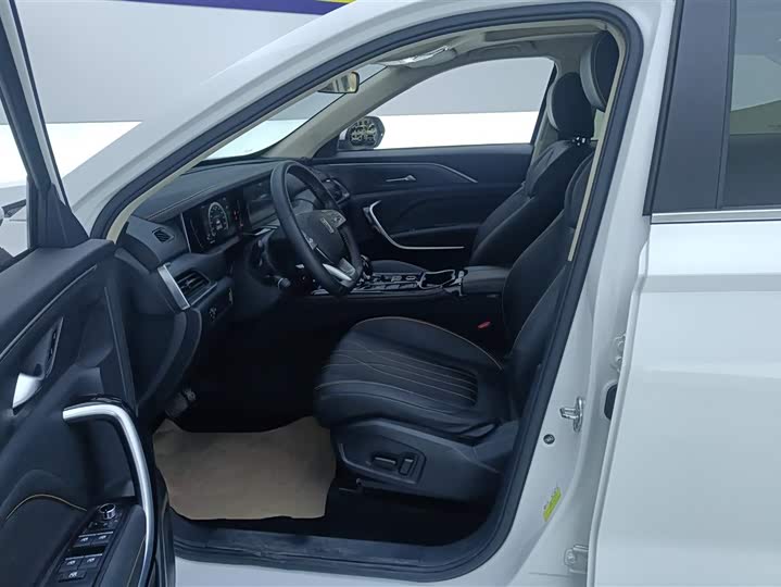 Фото 9 - Bestune T77