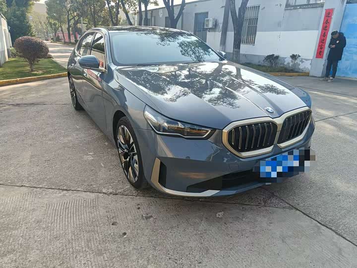 Фото 3 - BMW 5 Series