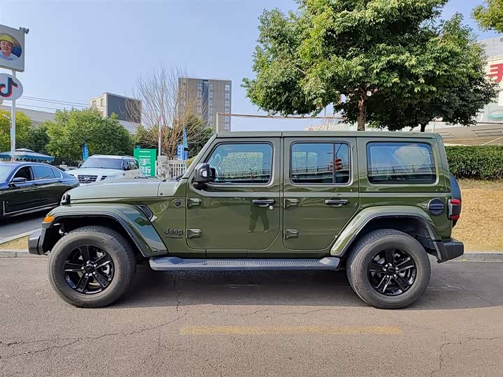 Фото 3 - Jeep Wrangler