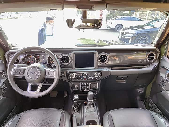 Фото 6 - Jeep Wrangler