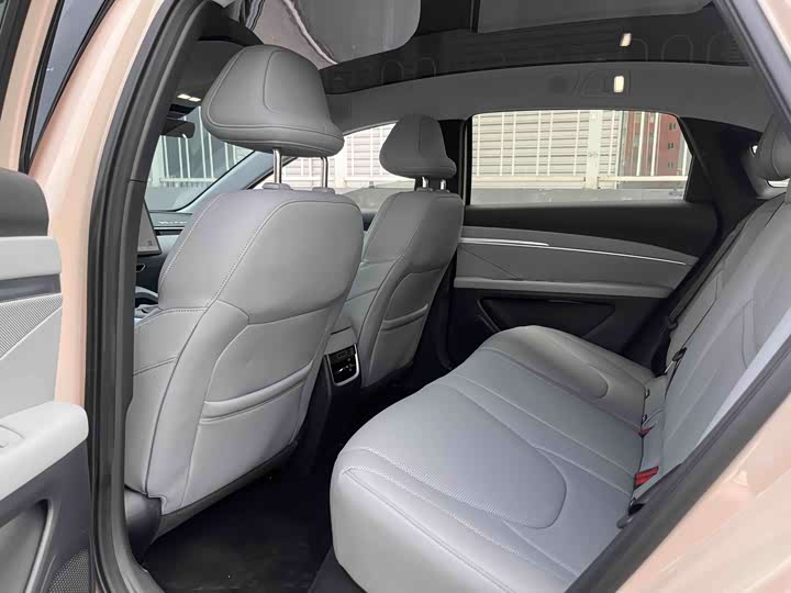 Фото 9 - XPeng Mona M03