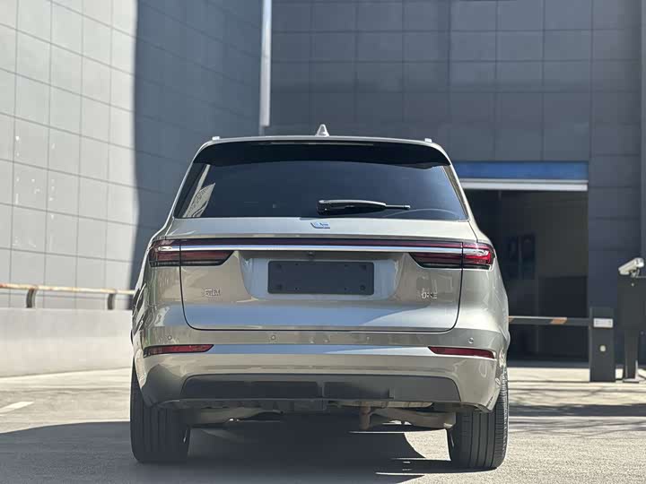 Фото 4 - LiXiang One