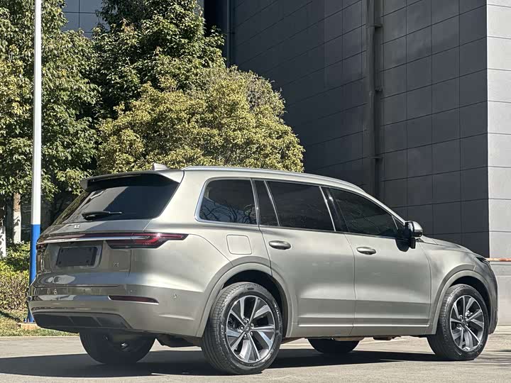 Фото 7 - LiXiang One