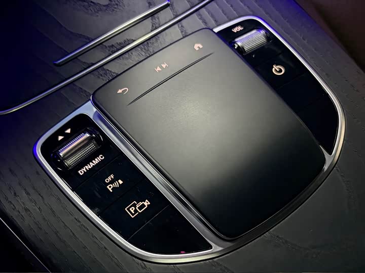 Фото 9 - Mercedes-Benz E-Class Hybrid