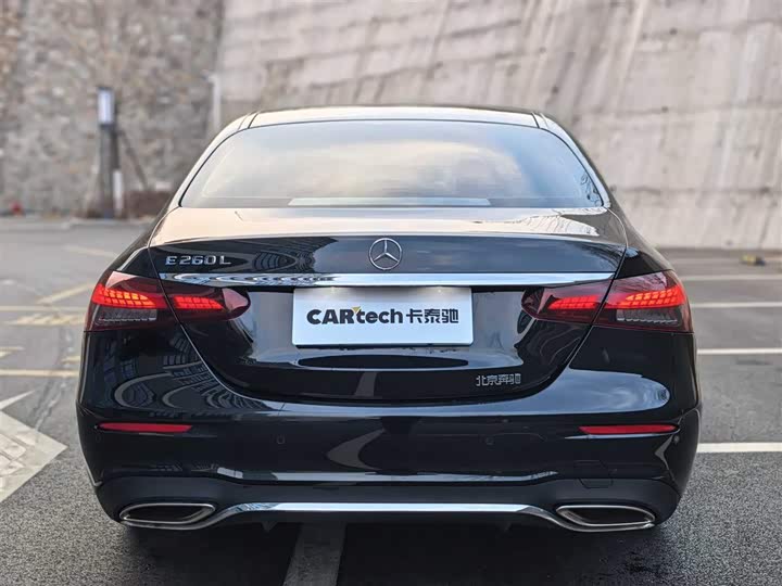 Photo 3 - Mercedes-Benz E-Class