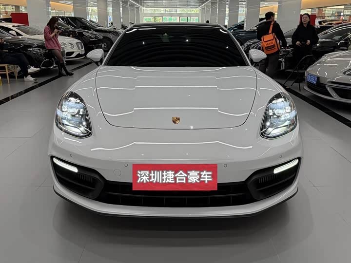 Фото 2 - Porsche Panamera